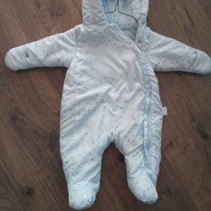 Quiltex Like new Baby snow body suit unisex